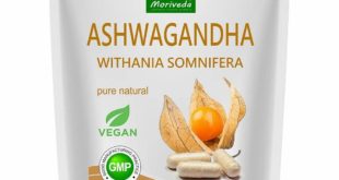 Ashwagandha Kapseln in Tüte auf weißem Grund